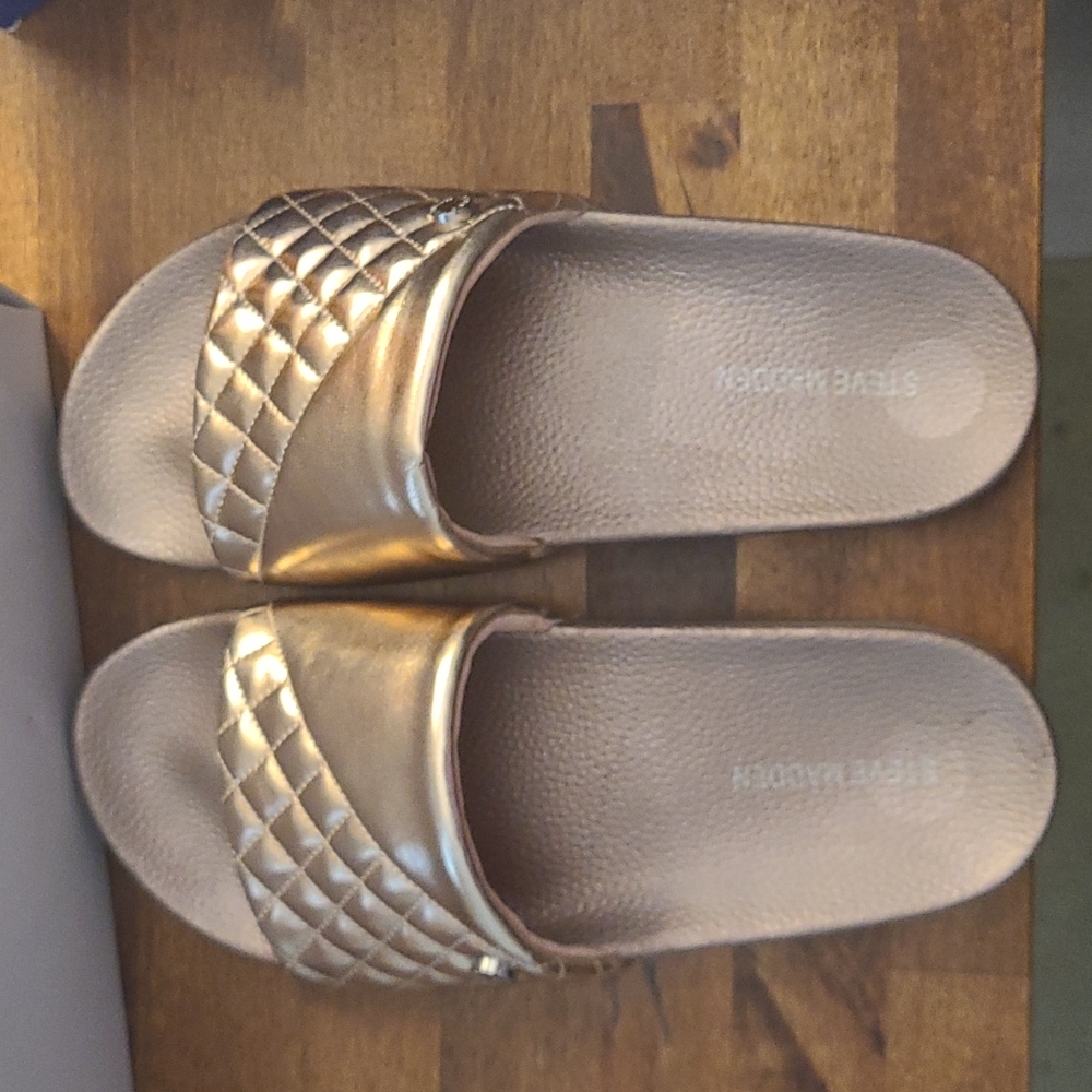 Rose gold slides